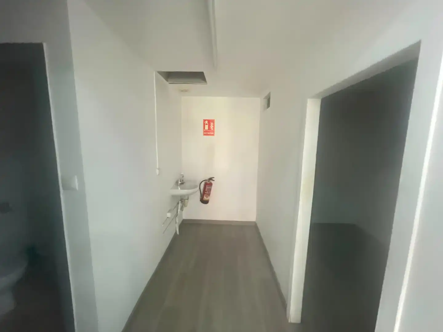 Geschaftsraum zur Miete in Cornellà de Llobregat mit Parkett
