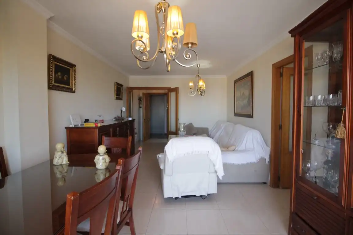 Comedor de Piso en venta en Vélez-Málaga con Terraza y Piscina comunitaria