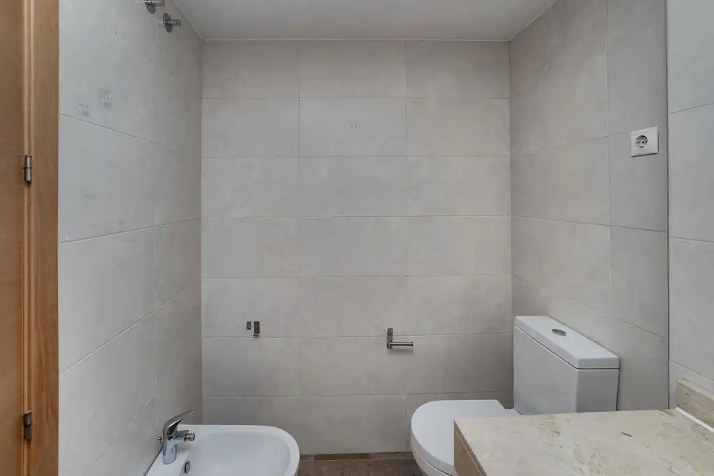 Baño de Piso en venta en Alicante / Alacant con Piscina