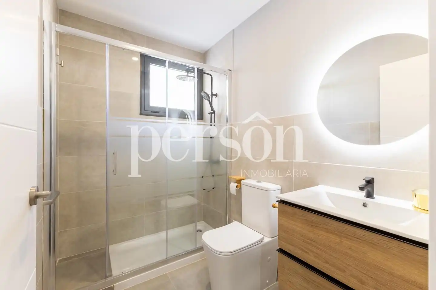 Bathroom of Attic for rent in Valencia  with Air Conditioner, Heating and Terrace