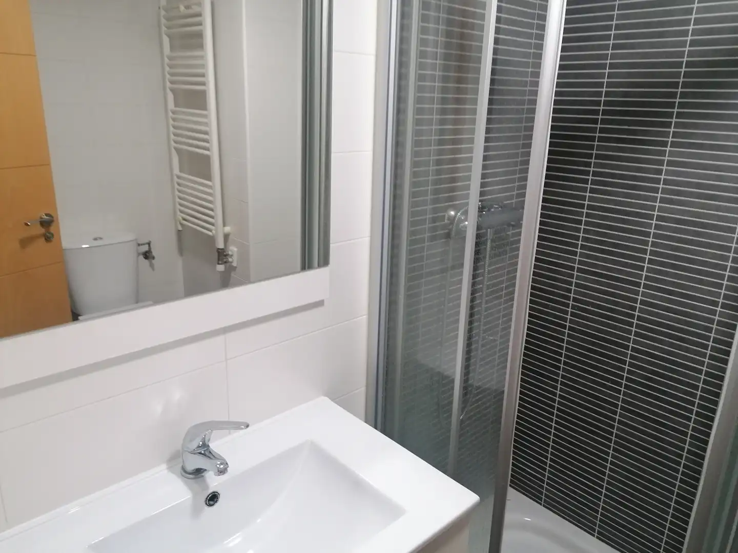 Bathroom of Flat for rent in Zaragoza  with Air Conditioner, Heating and Terrace