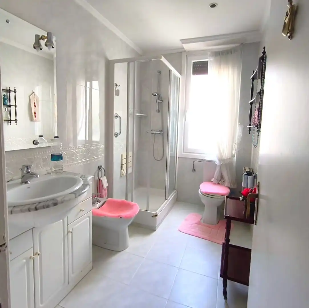 Baño de Piso en venta en Getxo  con Amueblado y Balcón