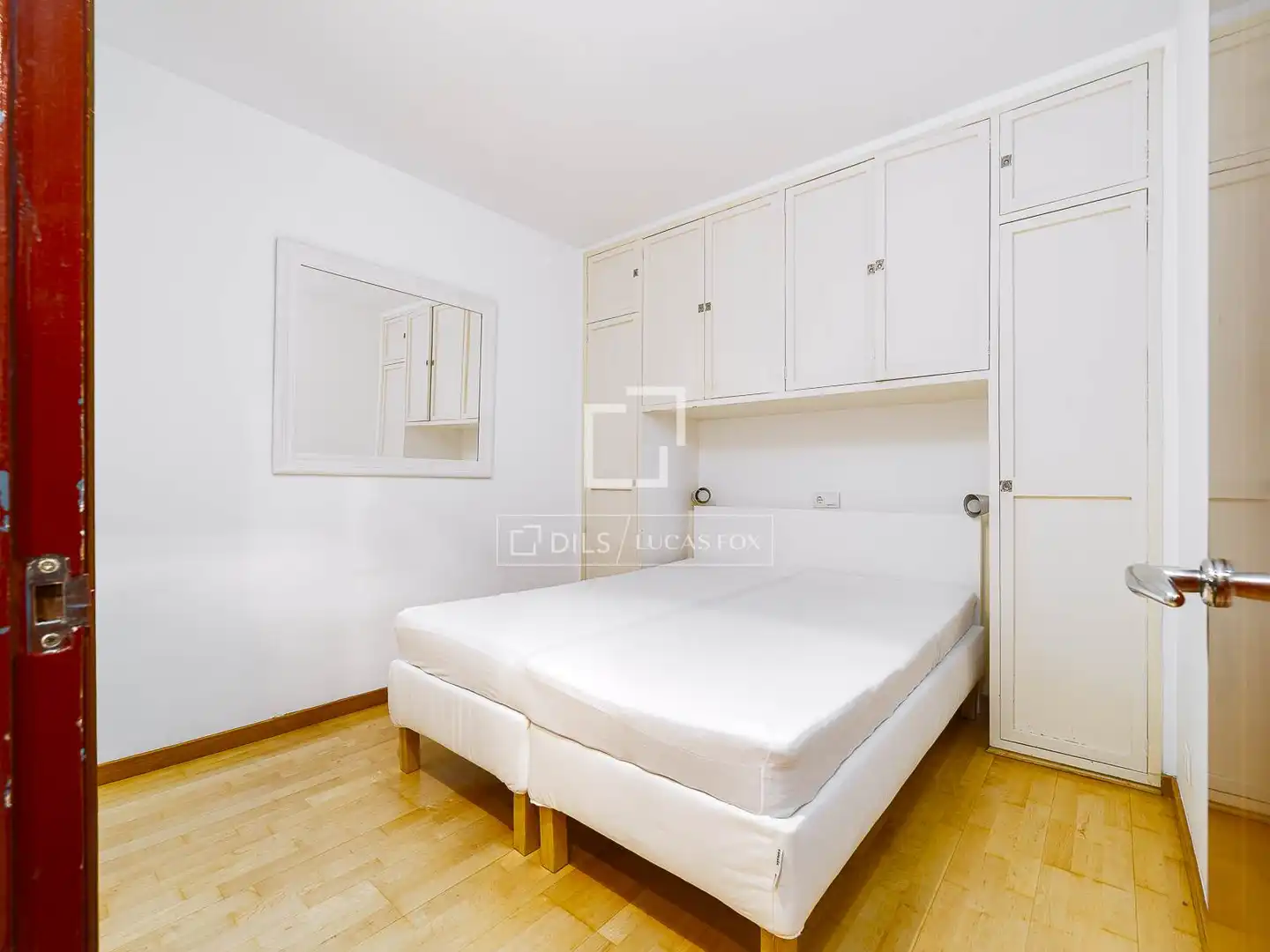 Schlafzimmer von Wohnung zum Verkauf in Barcelona mit Klimaanlage und Heizung