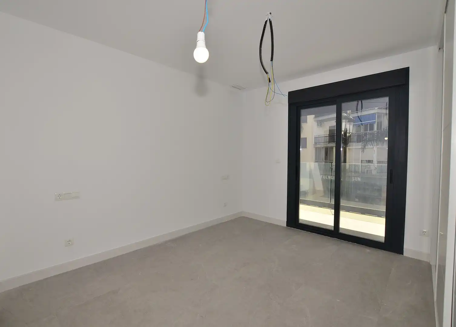 Flat for sale in Fuengirola  with Air Conditioner, Terrace and Storage room