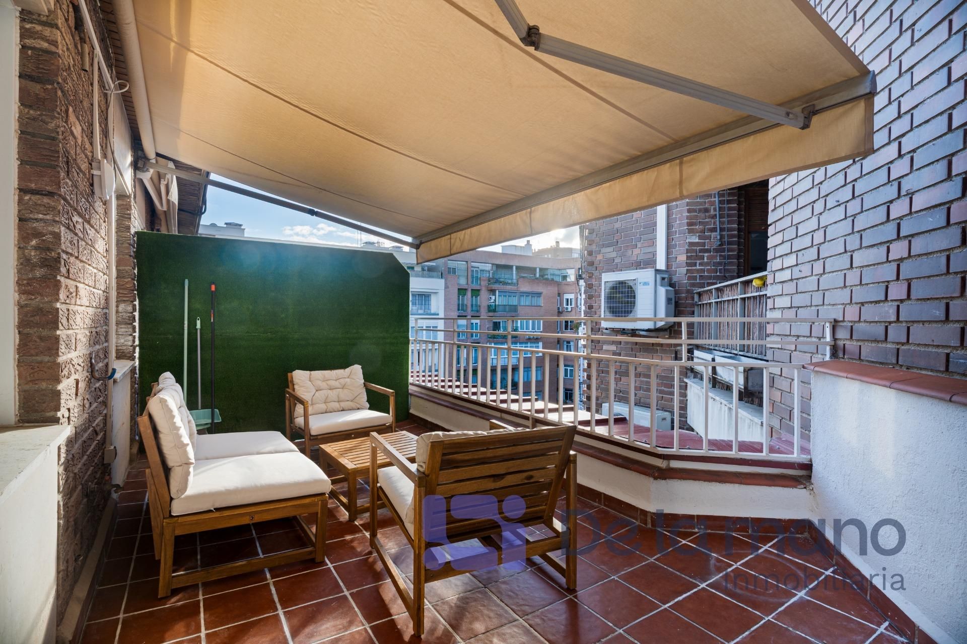 Terraza de Ático de alquiler en  Madrid Capital con Aire acondicionado, Parquet y Terraza