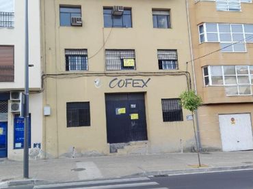 Local comercial en venda a Los Pinos - El Pilar