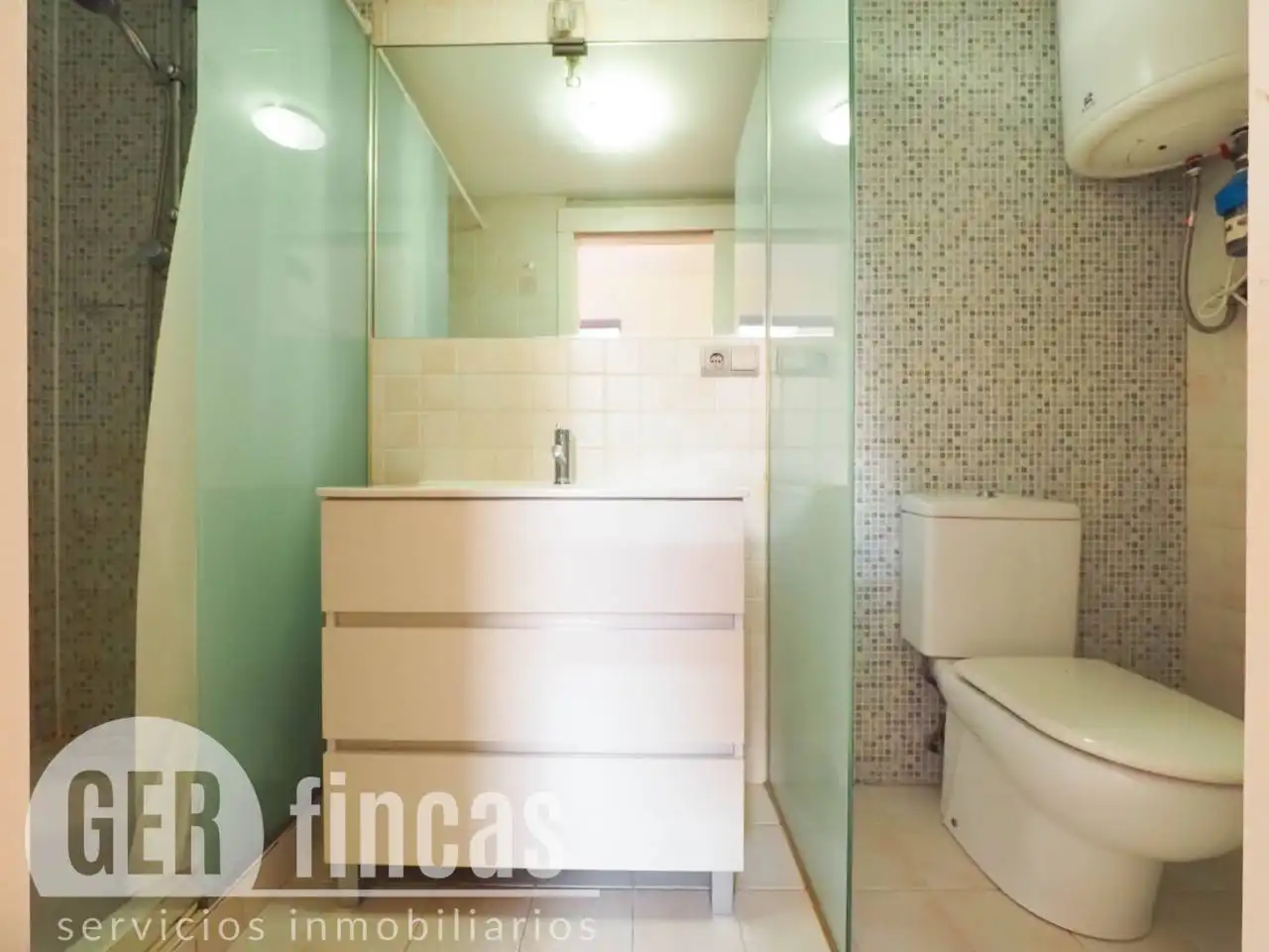 Badezimmer von Maisonette zum Verkauf in Terrassa mit Klimaanlage, Heizung und Parkett
