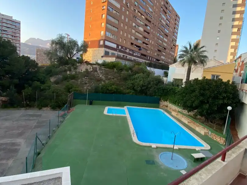 Bungalow amb piscina en venda a Calle Infiesto 2, imagen 3