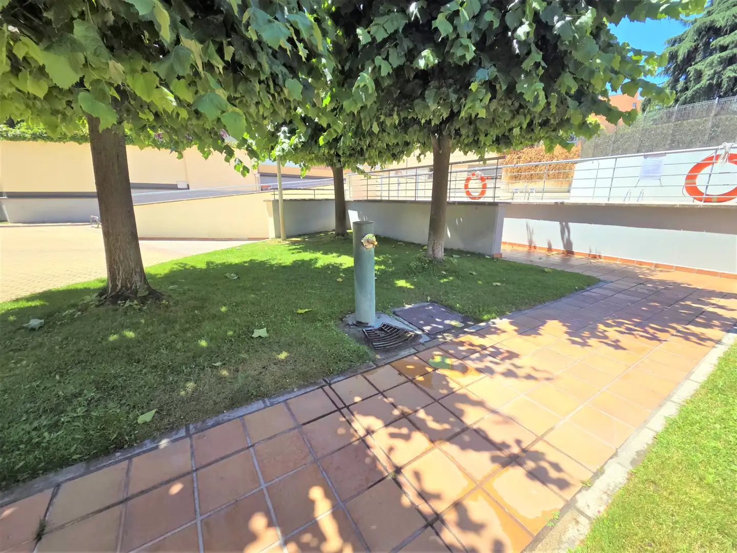 Aparcament de Pis de lloguer en Madrid amb Aire condicionat, Calefacció i Jardí privat