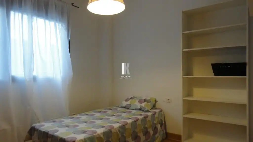 Schlafzimmer von Dachboden zum Verkauf in Jerez de la Frontera mit Klimaanlage, Terrasse und Möbliert