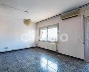 Sala d'estar de Pis en venda en Santa Coloma de Gramenet amb Aire condicionat i Terrassa