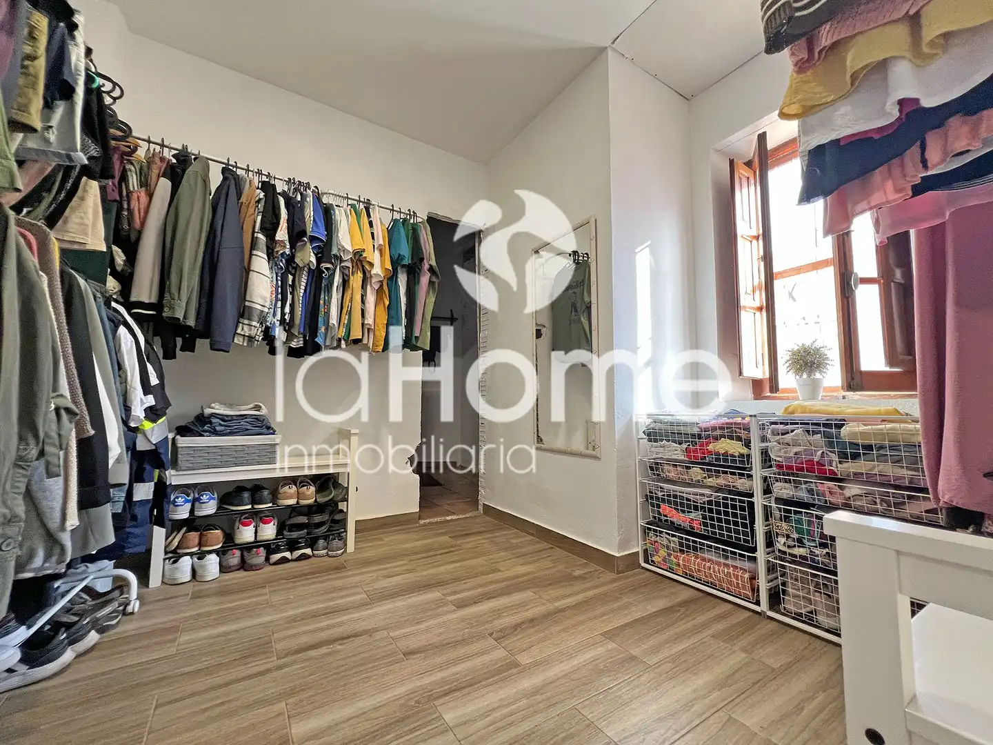 Habitación de Casa adosada en venta en Paterna con Aire acondicionado, Terraza y Horno
