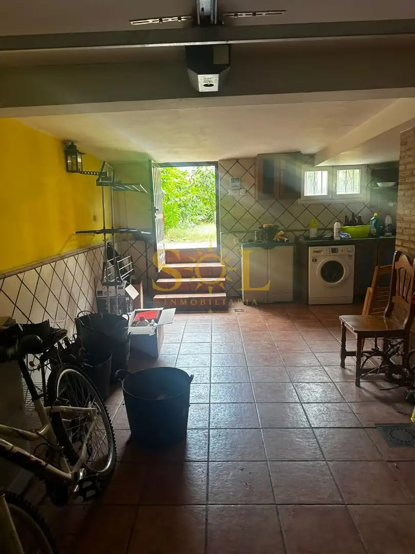 Casa o xalet en venda en León Capital  amb Calefacció, Jardí privat i Terrassa