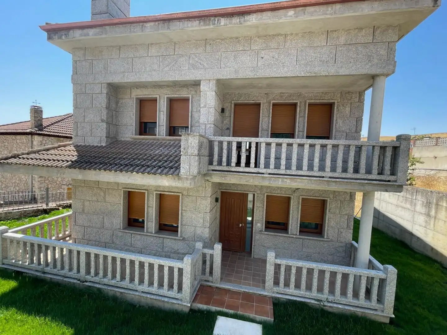 Vista exterior de Casa o xalet en venda en Villayerno Morquillas amb Calefacció, Jardí privat i Terrassa