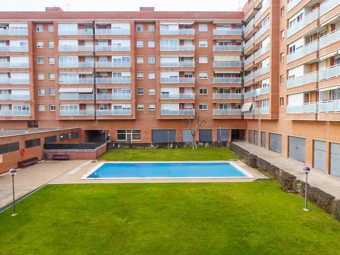 Swimming pool of Flat for sale in Reus  with Air Conditioner, Heating and Private garden