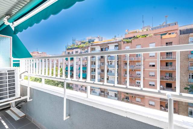 Piso en Venta en Avenida Madrid en Sants