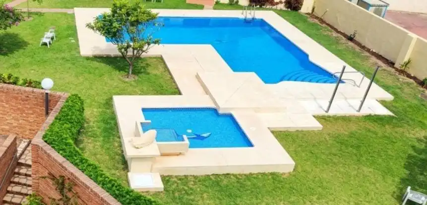 Piscina de Piso de alquiler en Torremolinos con Aire acondicionado, Amueblado y Horno