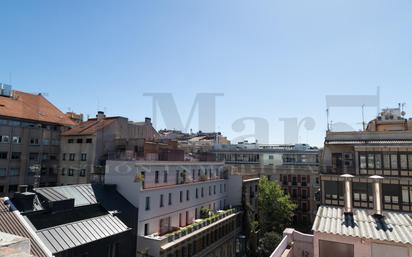 Exterior view of Flat for sale in  Barcelona Capital  with Balcony