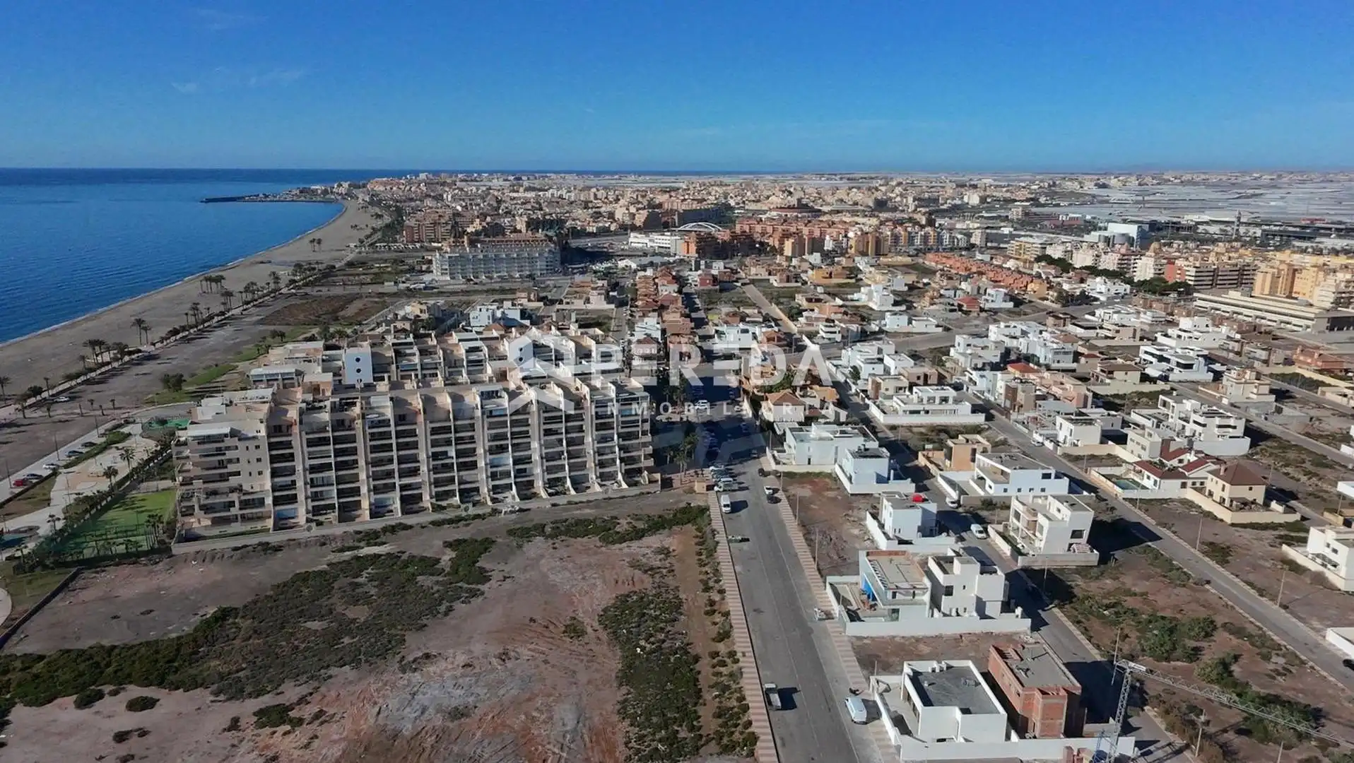Dachboden zum Verkauf in Roquetas de Mar mit Terrasse und Gemeinschaftspool