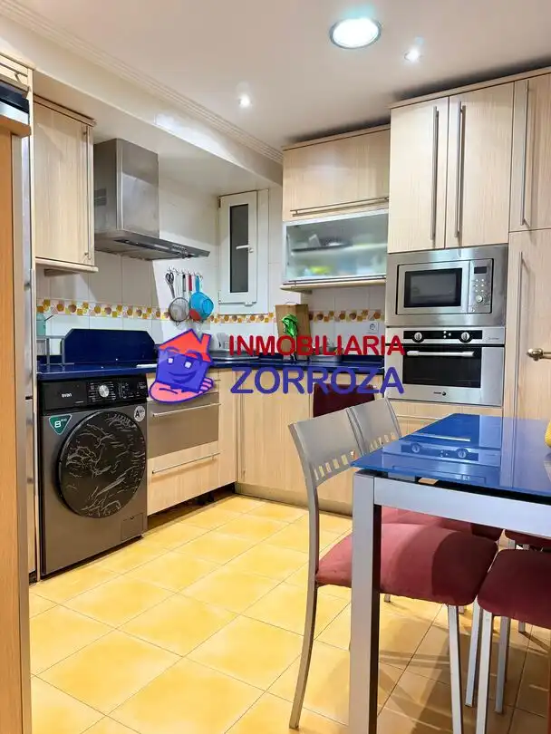 Cocina de Piso en venta en Bilbao  con Calefacción y Amueblado