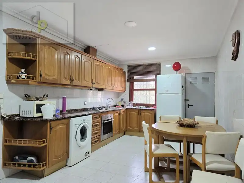 Cuina de Casa o xalet en venda en Elche / Elx amb Jardí privat, Terrassa i Traster