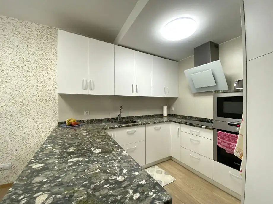 Cuina de Casa o xalet en venda en Vitoria - Gasteiz amb Calefacció, Jardí privat i Traster
