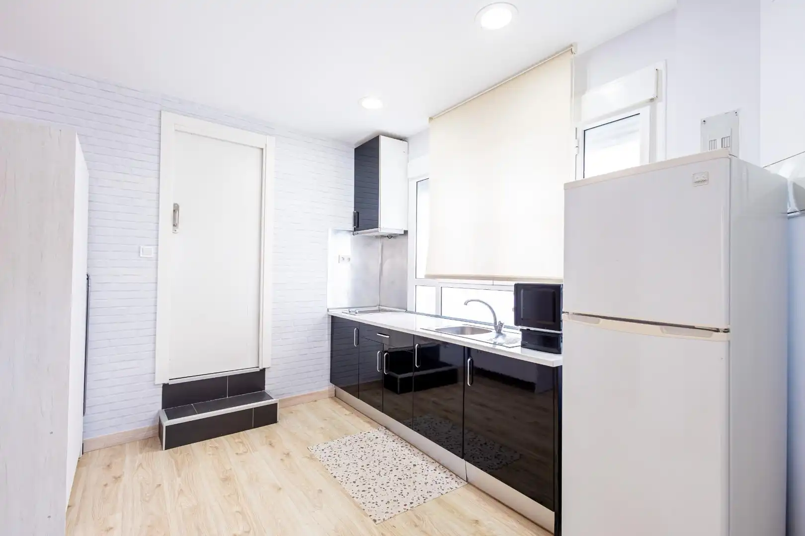 Cocina de Estudio de alquiler en Madrid con Aire acondicionado, Calefacción y Amueblado