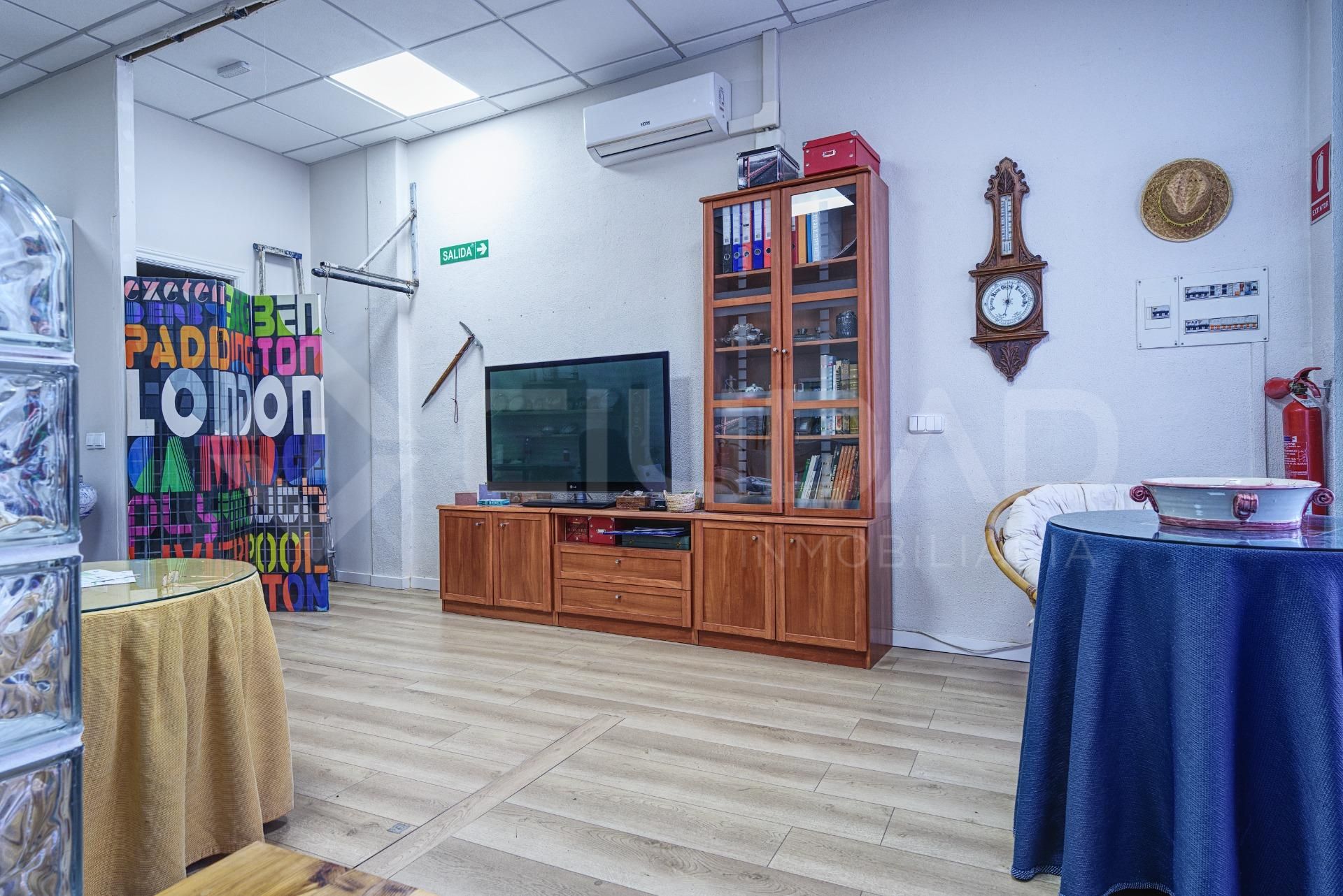 Living room of Premises for sale in Gelves  with Air Conditioner