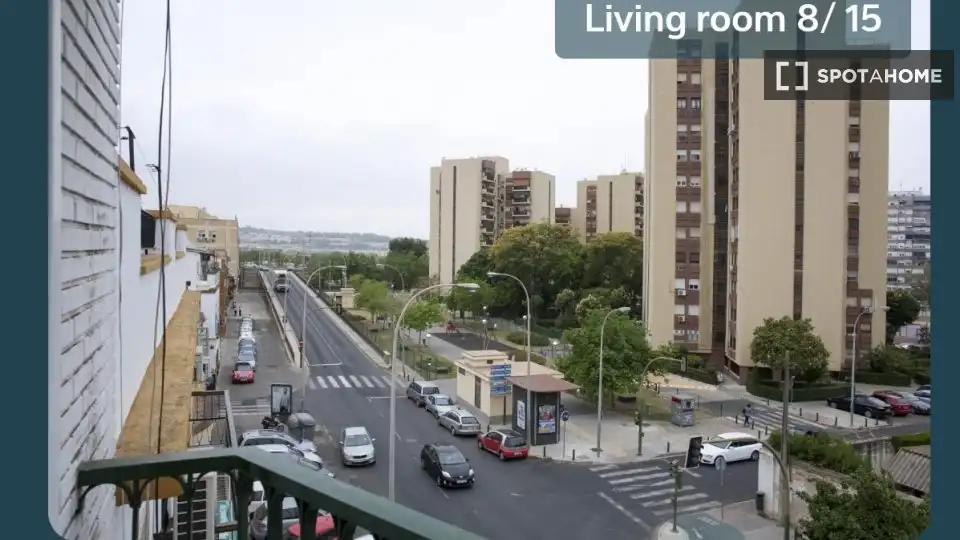 Exterior view of Flat for share in Sevilla  with Air Conditioner, Terrace and Furnished