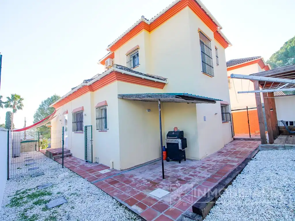 Exterior view of Country homes for sale in Coín  with Swimming Pool