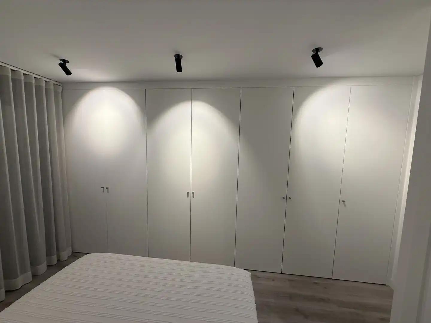Bedroom of Flat for sale in Girona Capital  with Air Conditioner, Terrace and Balcony