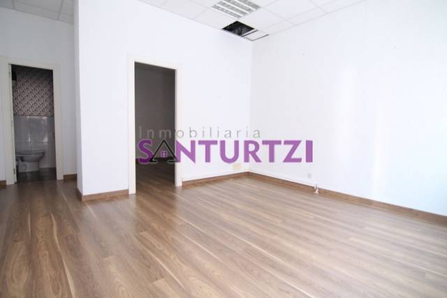 Local comercial en Alquiler en La Txitxarra - Murrieta - Parke Santurtzi