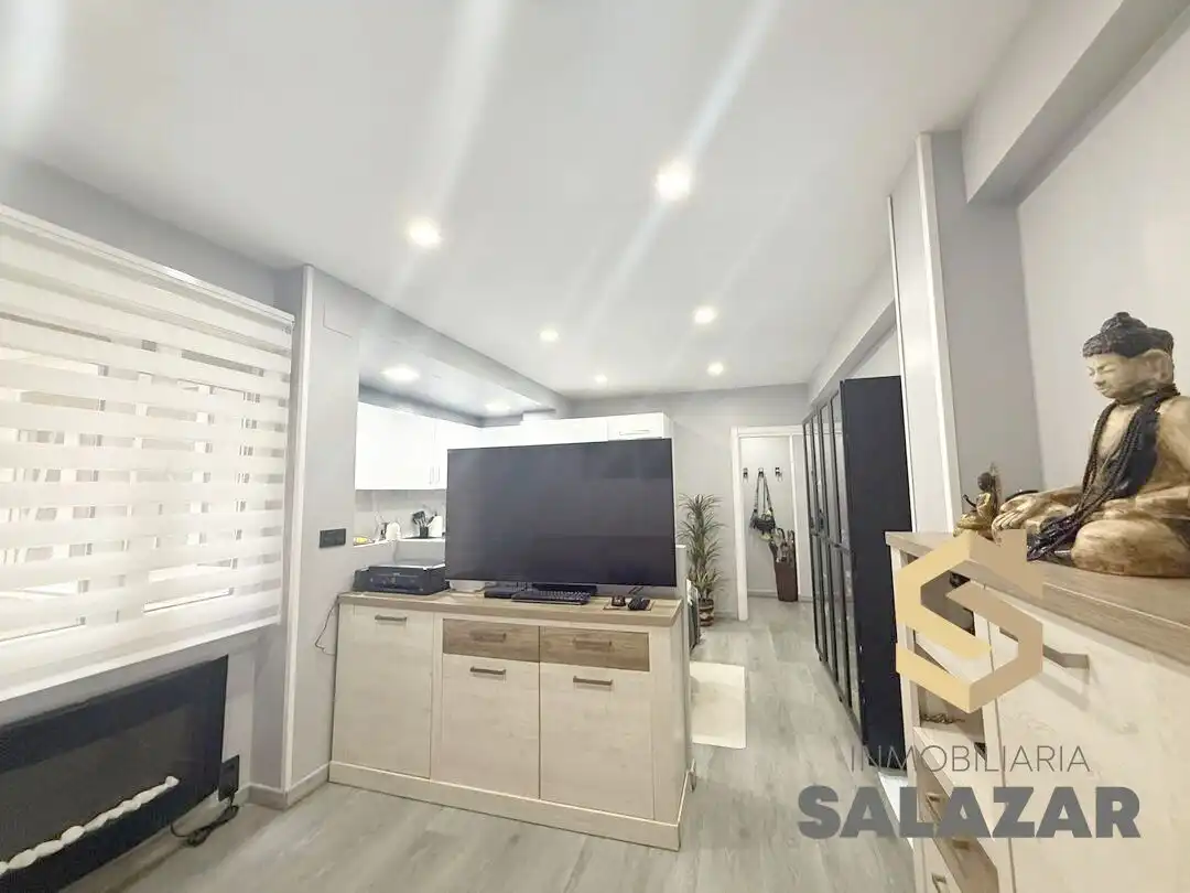Living room of Flat for rent in Bilbao   with Heating