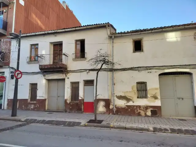 Vista exterior de Edificio en venta en Paterna