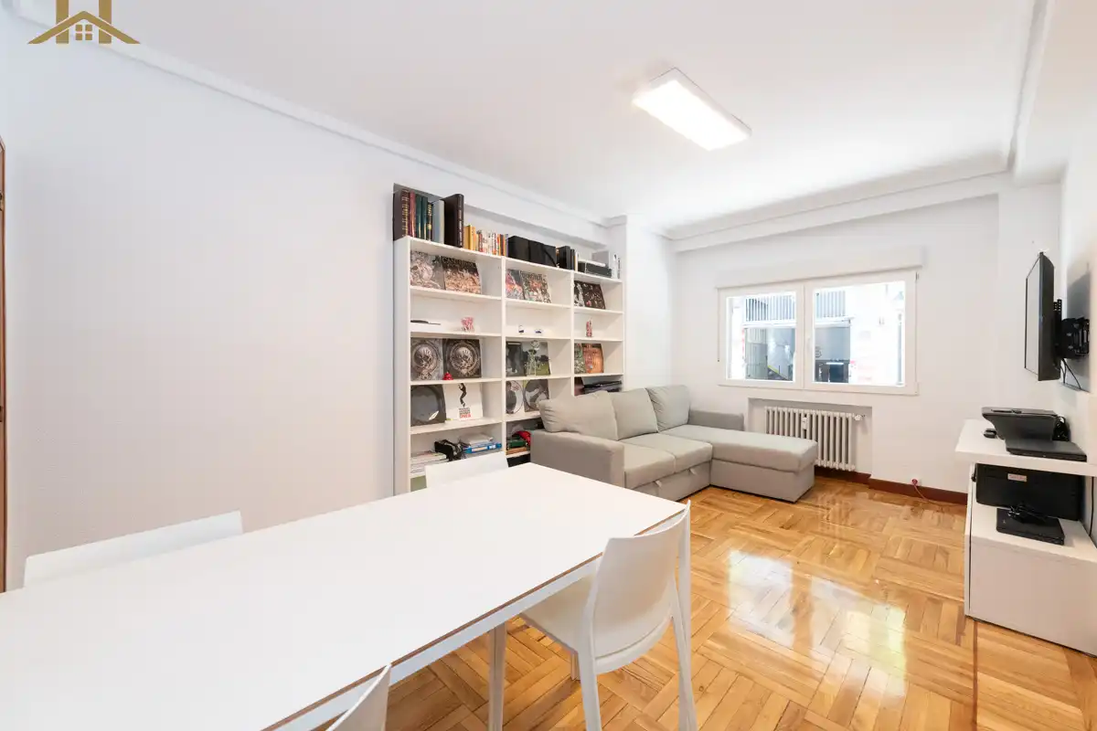 Piso con ascensor en venta en Calle de Martín de Vargas 38, imagen 2