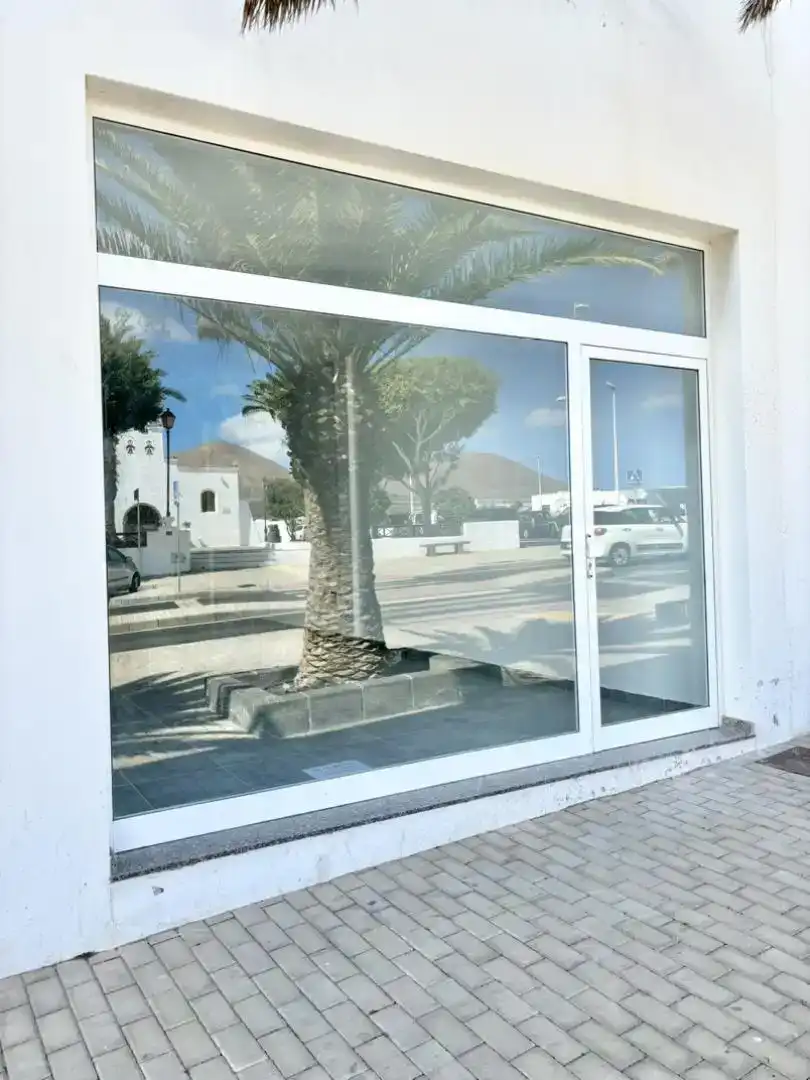 Vista exterior de Local de lloguer en Tías