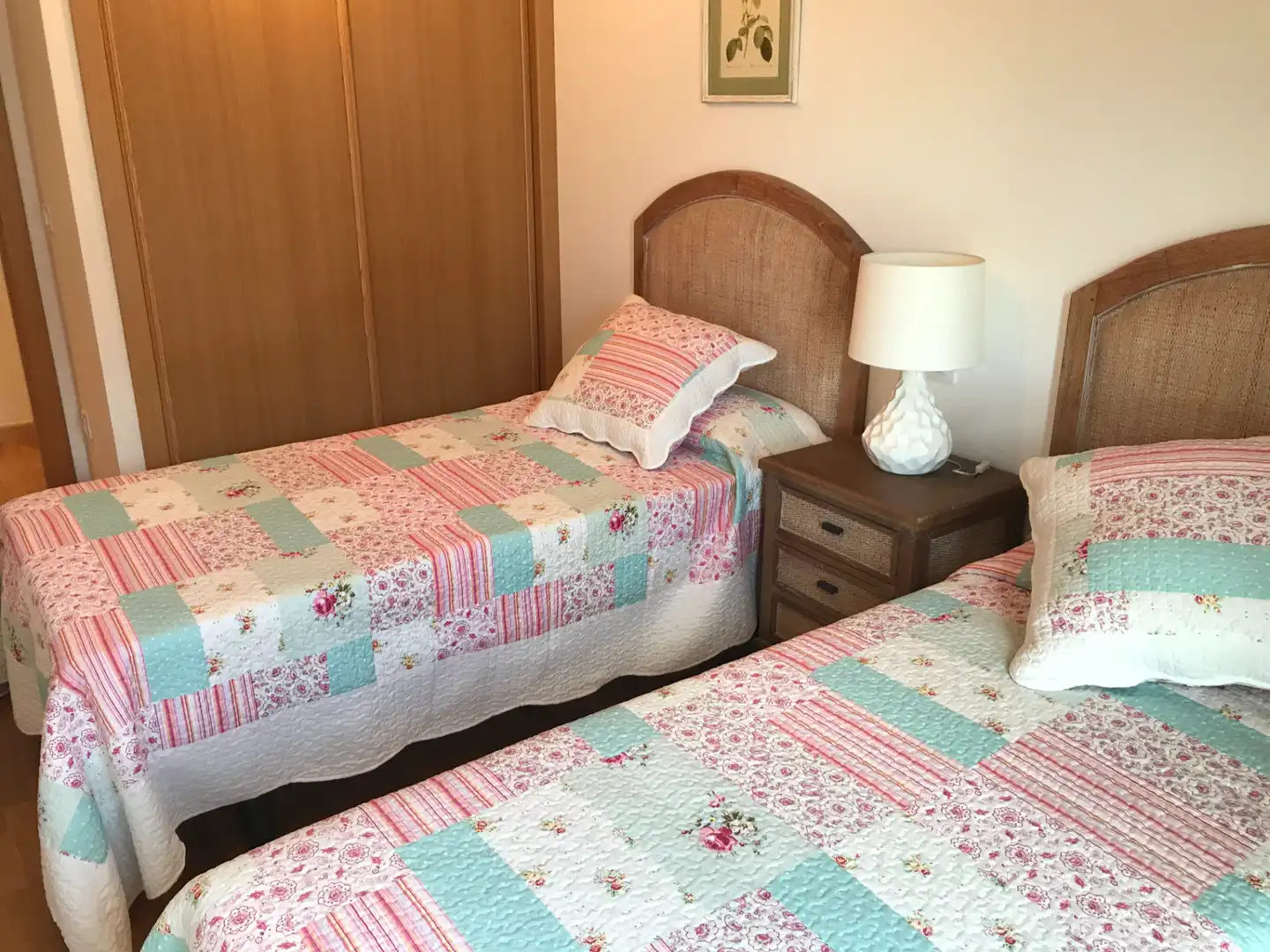 Habitación de Piso de alquiler en Vigo  con Calefacción, Parquet y Trastero