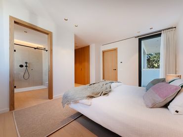 Casa de obra nueva con balcón en venta en Carrer de Francesc Vidal i Sureda 111