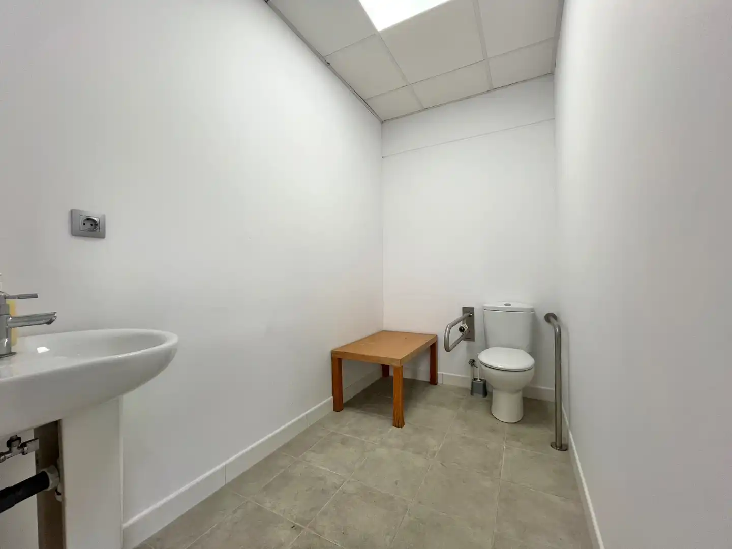 Bathroom of Industrial buildings for rent in Reus
