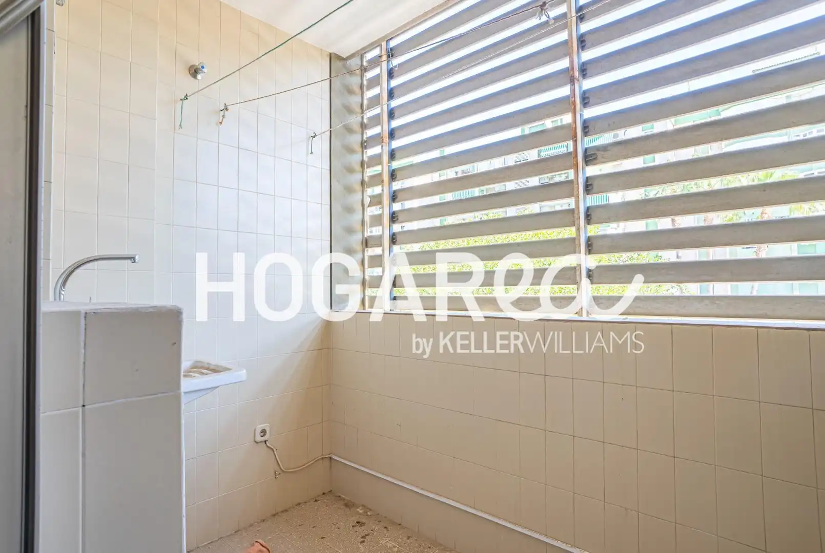Bathroom of Flat for sale in Málaga  with Air Conditioner, Heating and Terrace