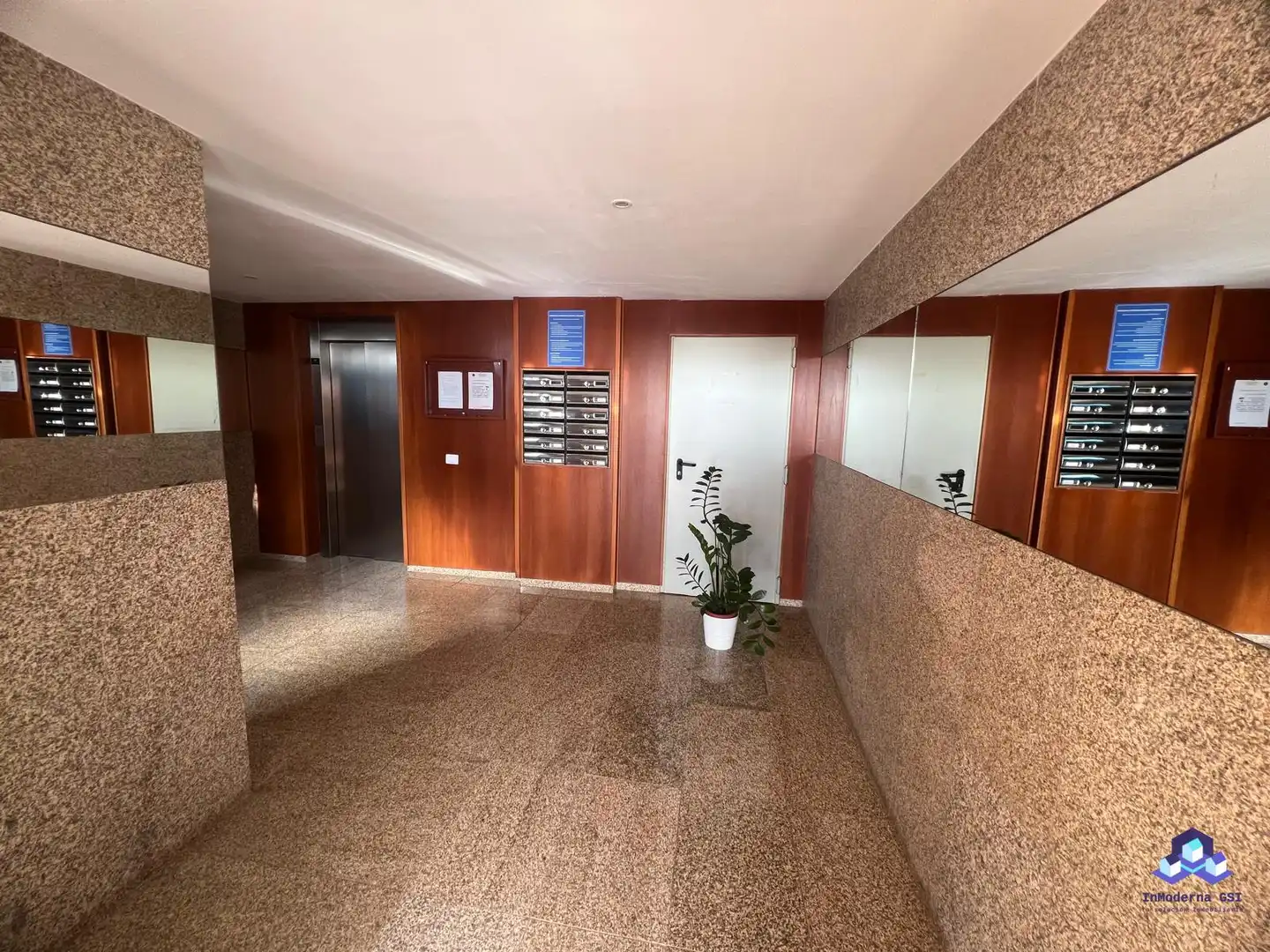Dúplex en venda a Cataixa, Acorán