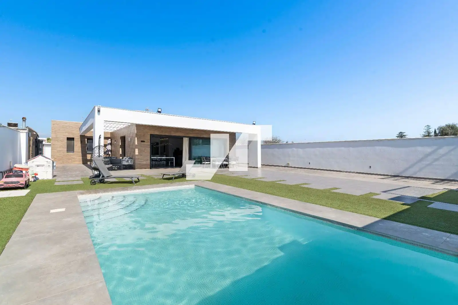 Schwimmbecken von Haus oder Chalet zum Verkauf in Vila-real mit Klimaanlage, Heizung und Abstellraum
