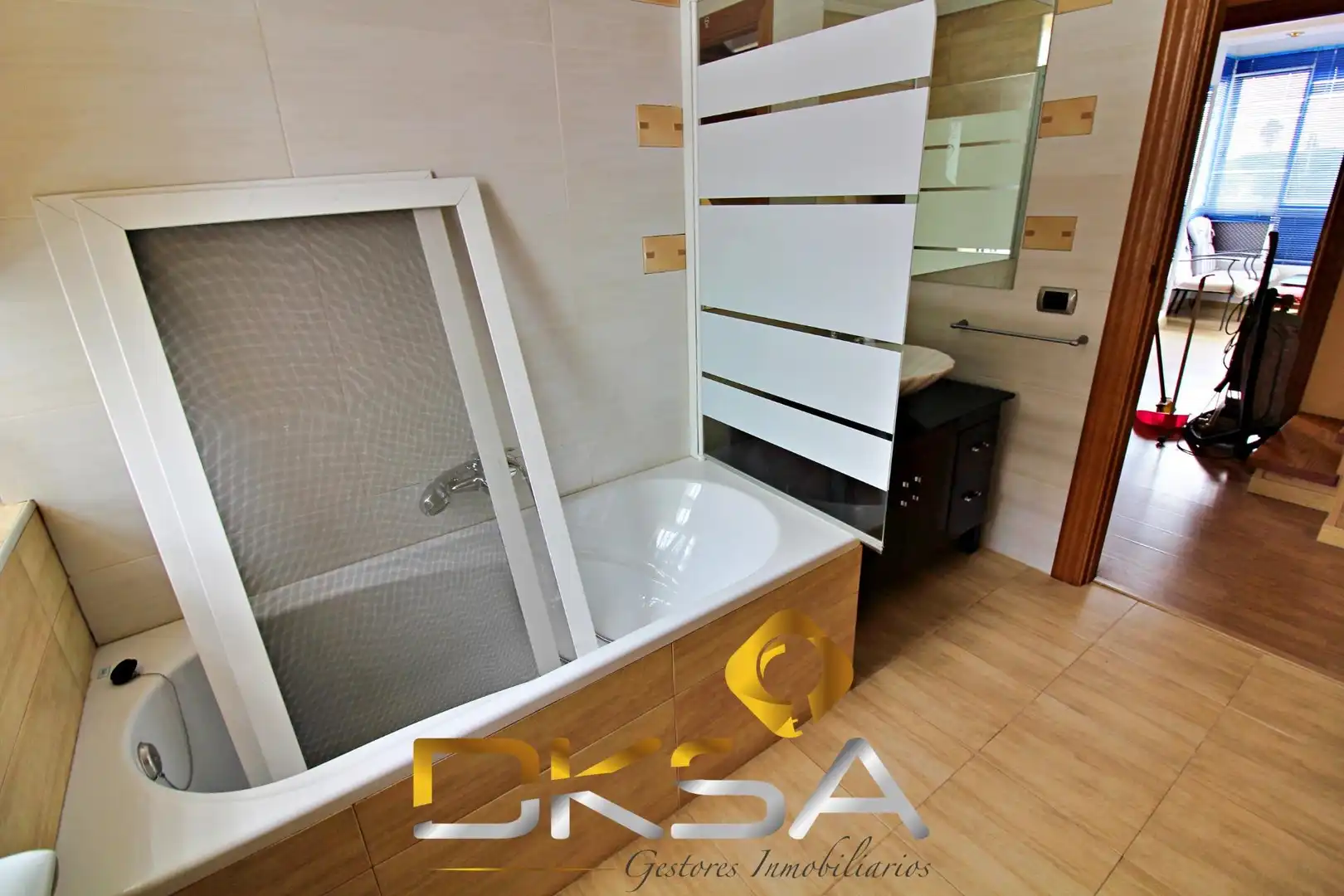 Bathroom of Houses for sale in Castellón de la Plana / Castelló de la Plana  with Air Conditioner, Heating and Private garden