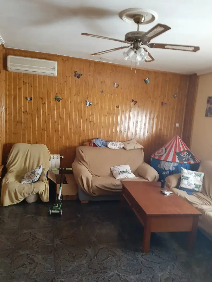 Sala de estar de Casa adosada en venta en Robledo con Aire acondicionado, Calefacción y Amueblado