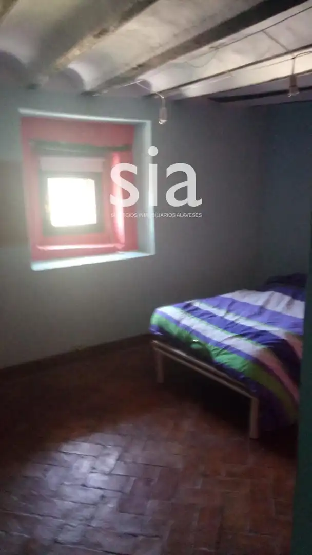 Habitación de Casa o chalet en venta en Armiñón con Calefacción y Jardín privado