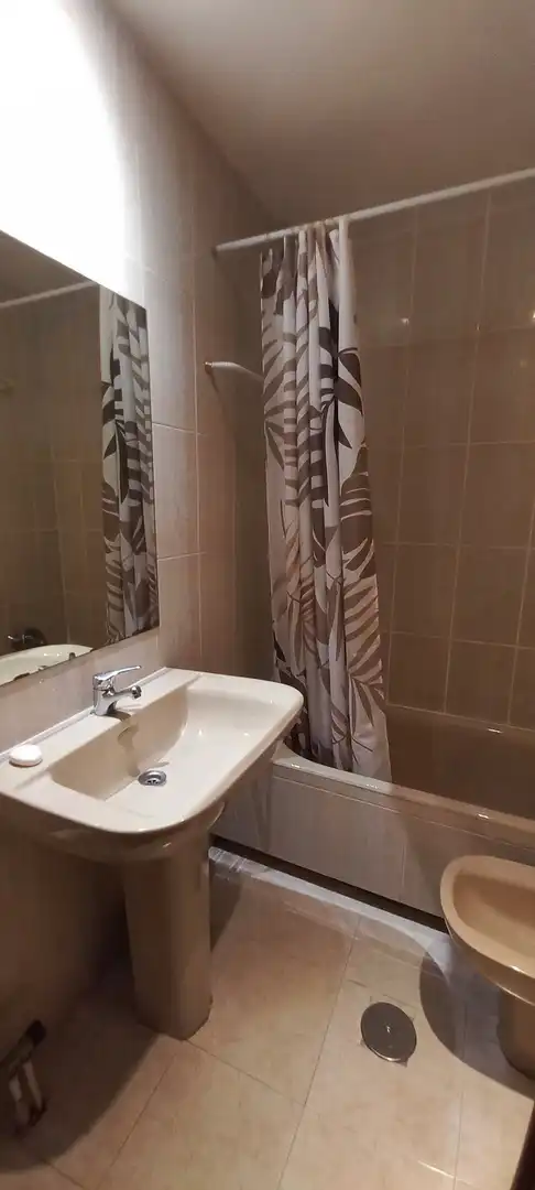 Bany de Estudi de lloguer en Madrid amb Calefacció i Moblat