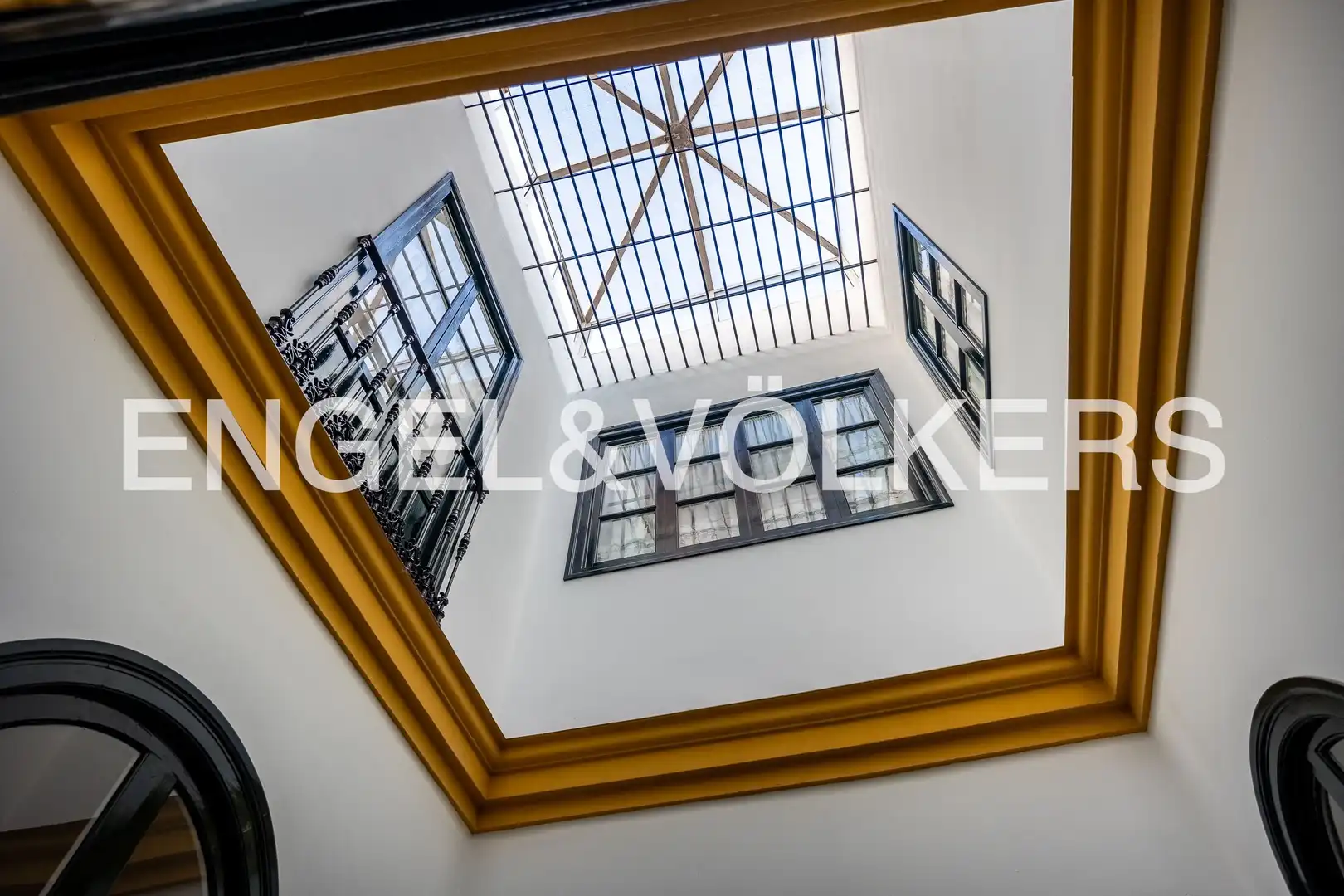 Haus oder Chalet zum Verkauf in Sevilla mit Klimaanlage, Heizung und Balkon