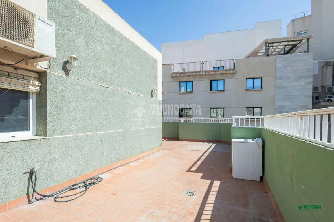Terraza de Piso en venta en Almería con Terraza
