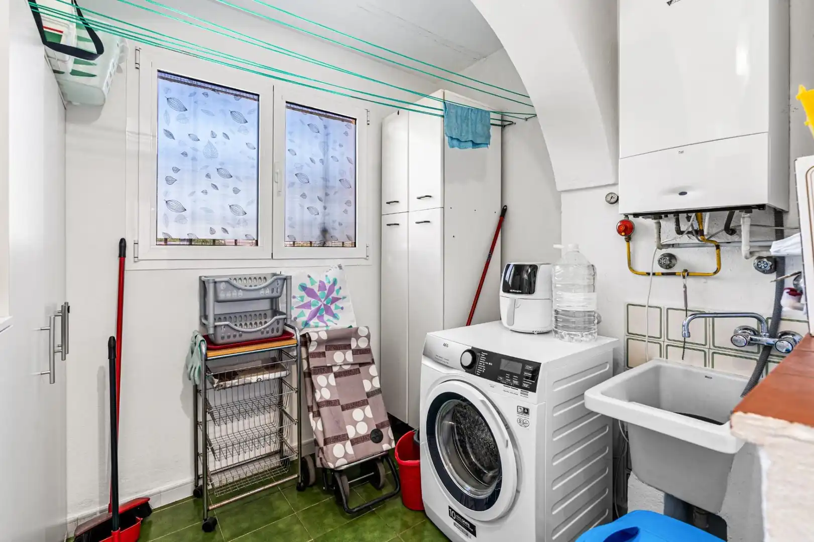Bathroom of Detached homes for sale in Fuengirola  with Air Conditioner, Private garden and Terrace