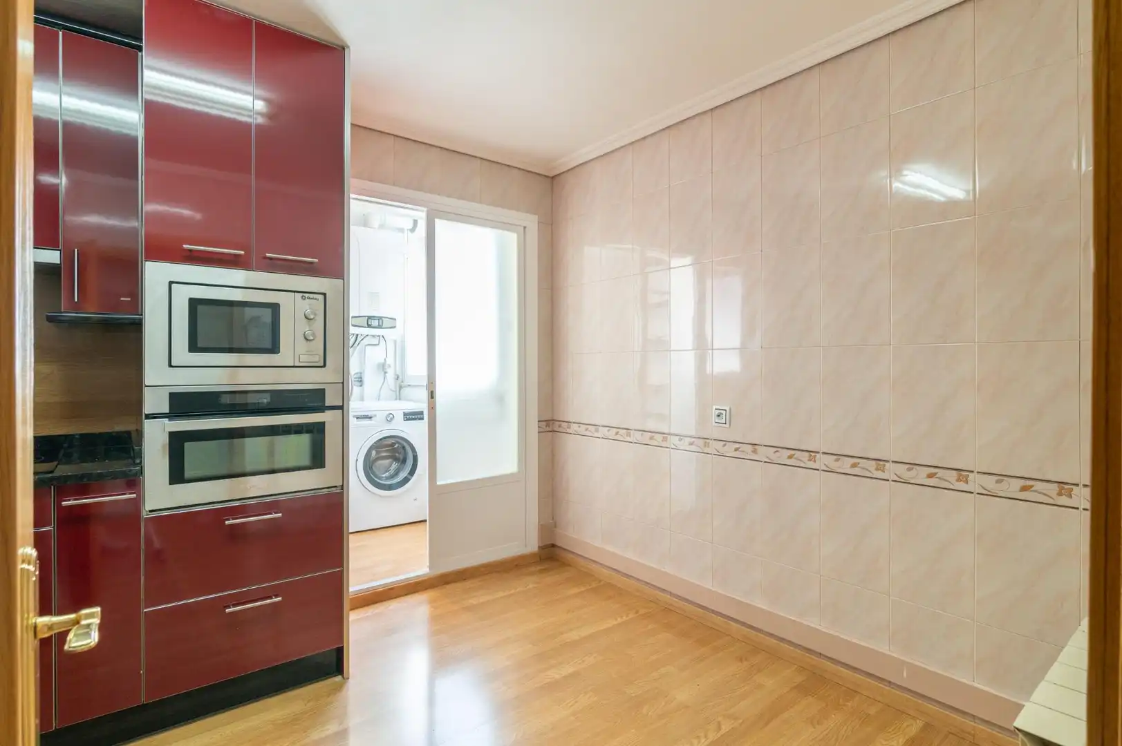 Cocina de Piso en venta en  Pamplona / Iruña con Calefacción, Parquet y Balcón